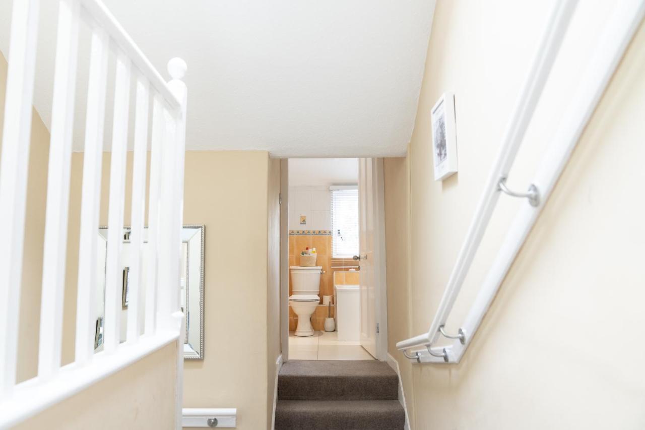 4 Private Bedroom House With 3 Parking Spaces Free Perth Exterior photo